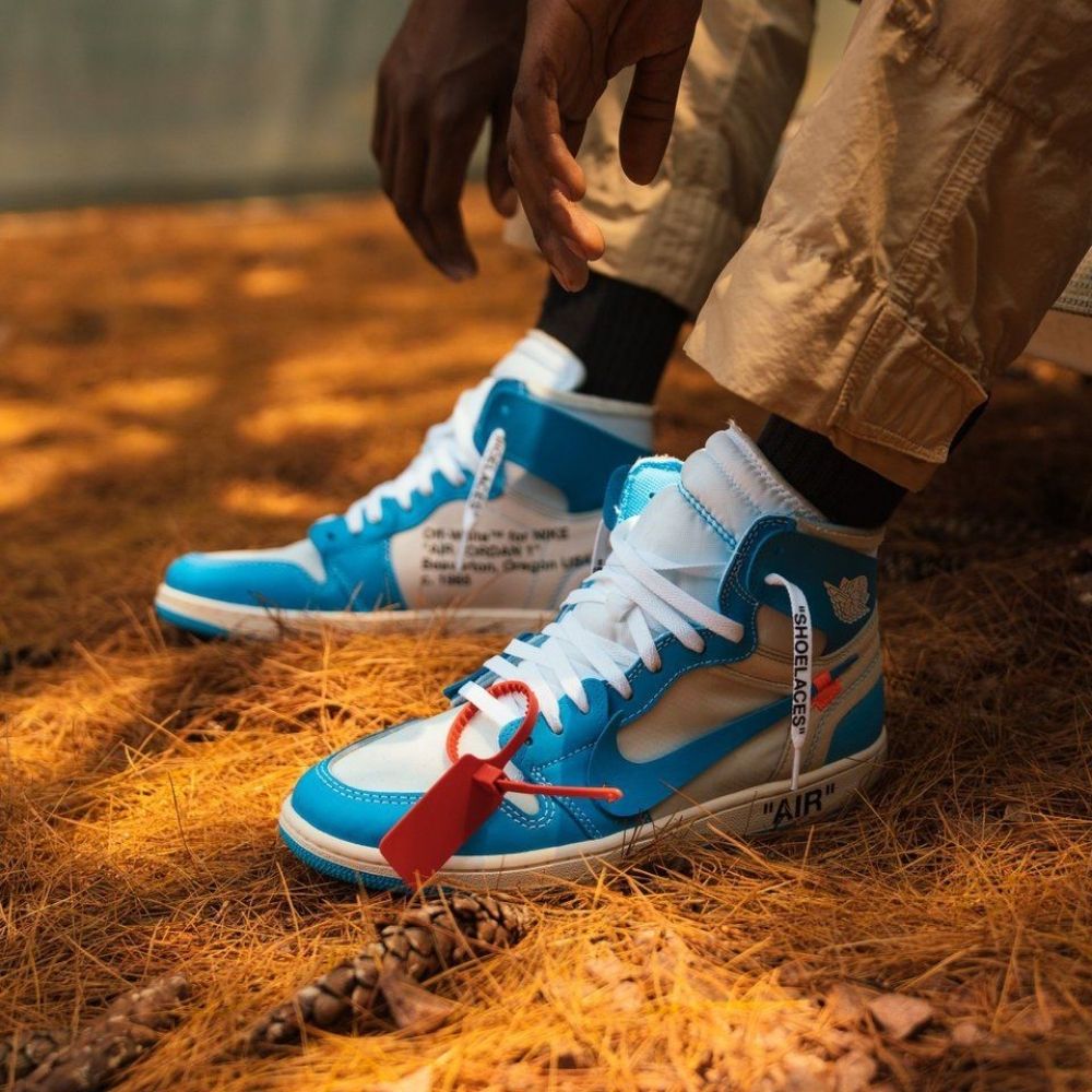 Air Jordan 1 High x in Off White University Blue White - product image from the listing.
