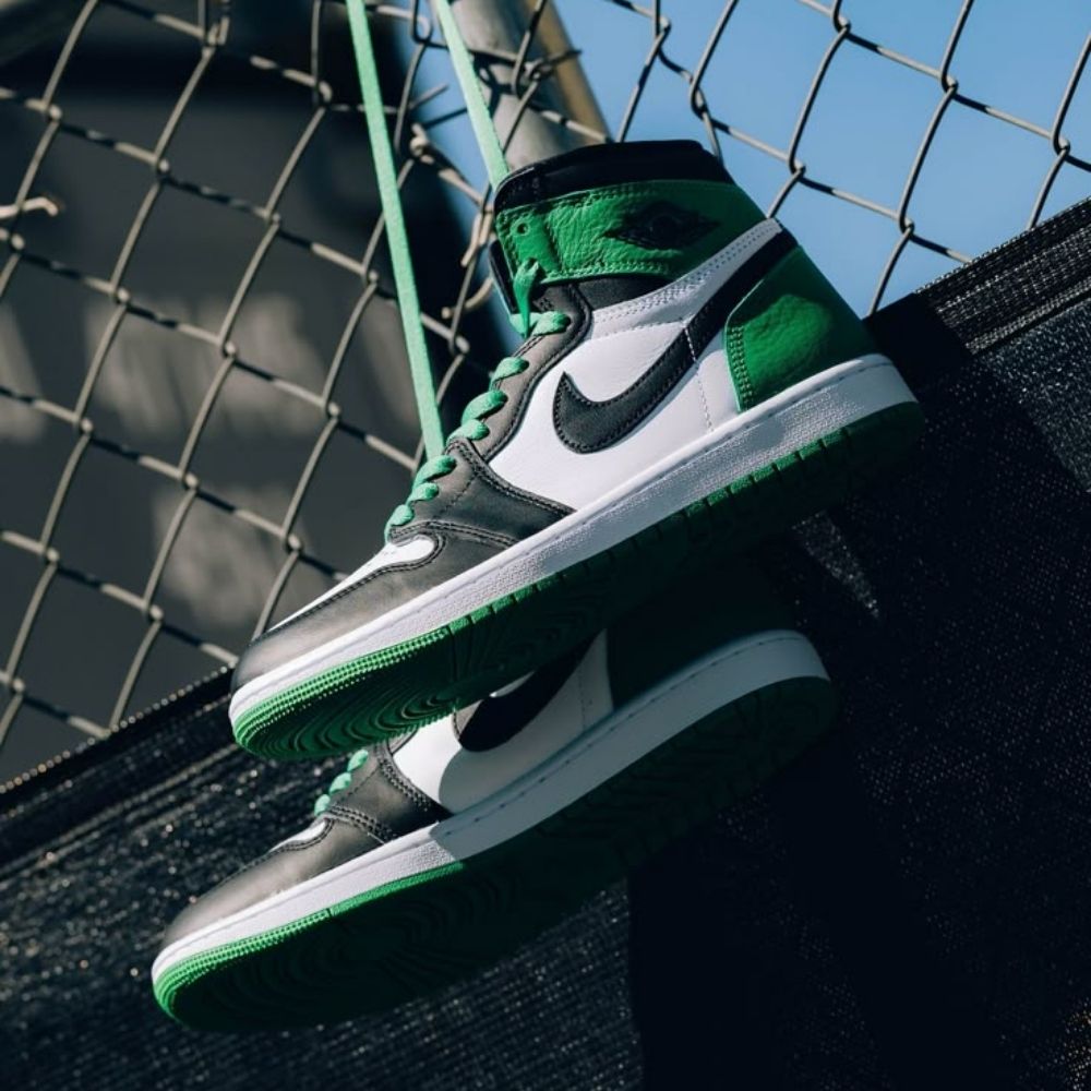 Air Jordan 1 Retro High OG Lucky in Green Black - product image from the listing.