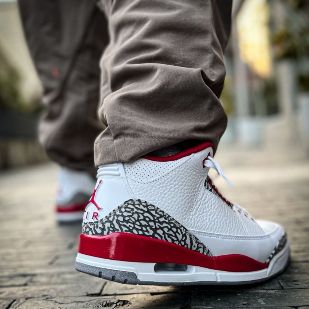 Air Jordan 3 Retro Cardinal in Red - product image from the listing.