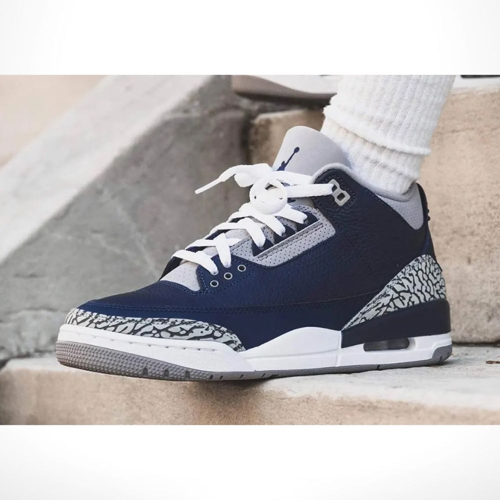 Air Jordan 3 Retro Georgetown in Midnight Navy - product image from the listing.
