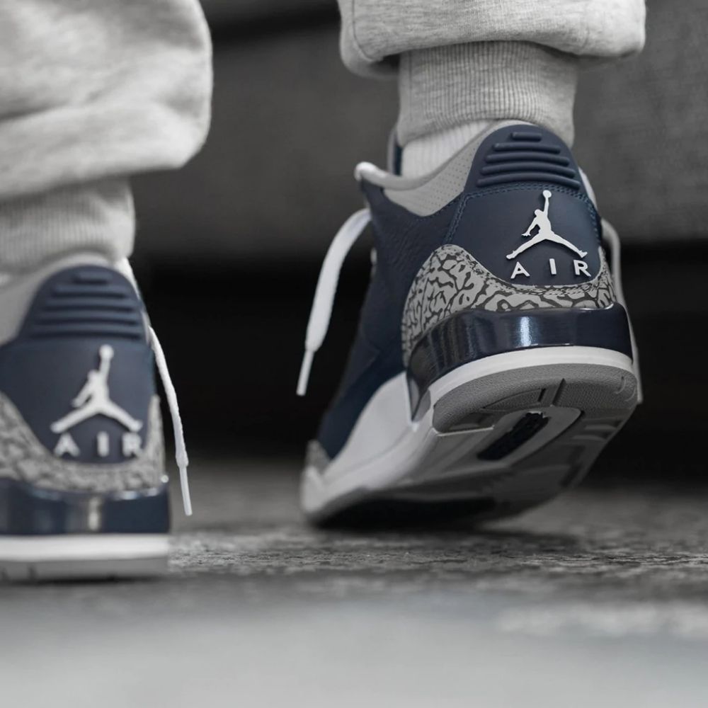 Air Jordan 3 Retro Georgetown in Midnight Navy - product image from the listing.