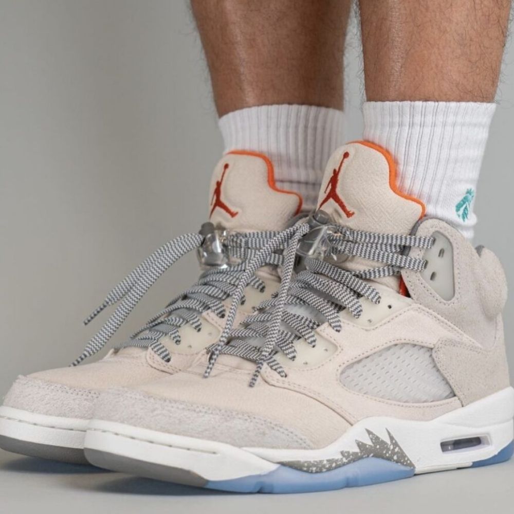 Air Jordan 5 Retro SE Craft Light Orewood in Brown - product image from the listing.
