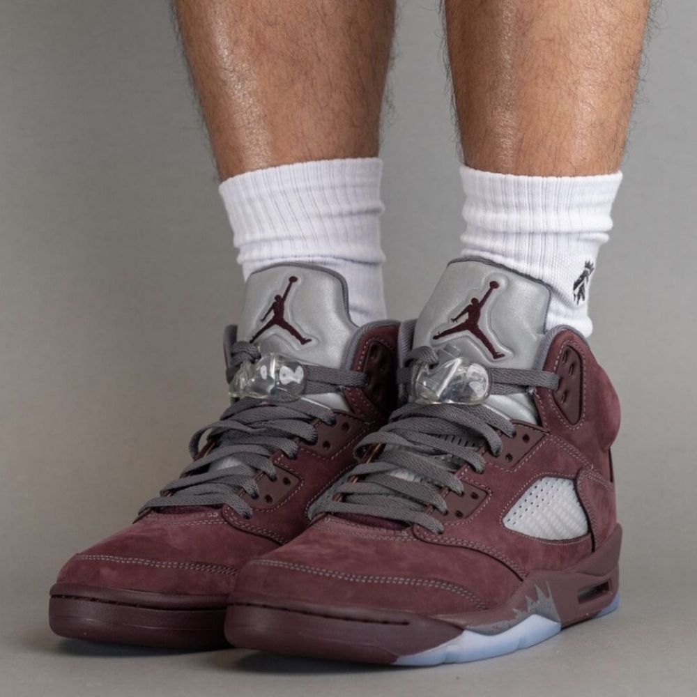 Burgundy - Air Jordan 5 Retro SE 2023 - product image from the listing.
