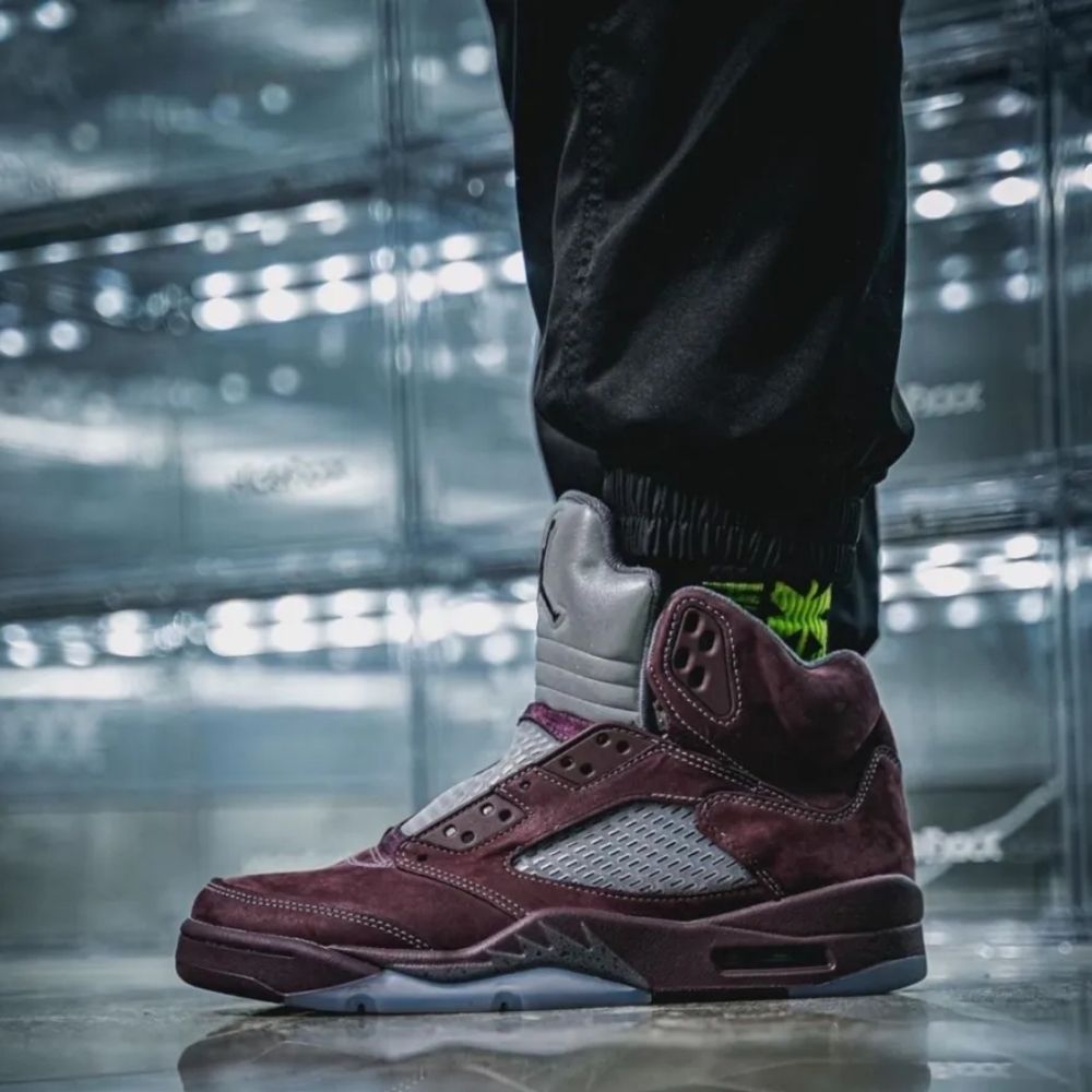 Burgundy - Air Jordan 5 Retro SE 2023 - product image from the listing.