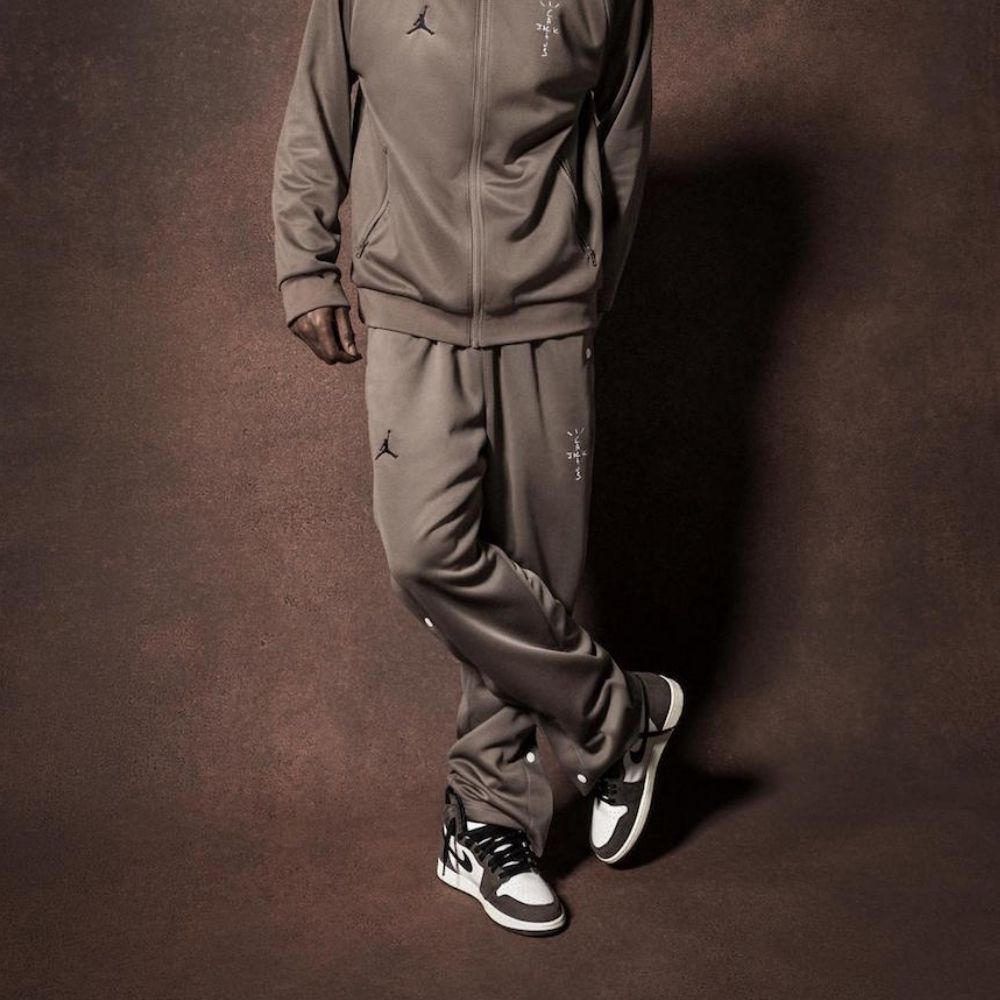 Air Jordan 1 Retro High OG x Travis Scott in Mocha - product image from the listing.