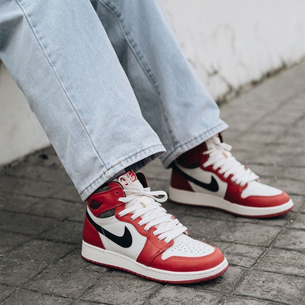 Air Jordan 1 Retro High OG Chicago Lost n Found in Red - product image from the listing.