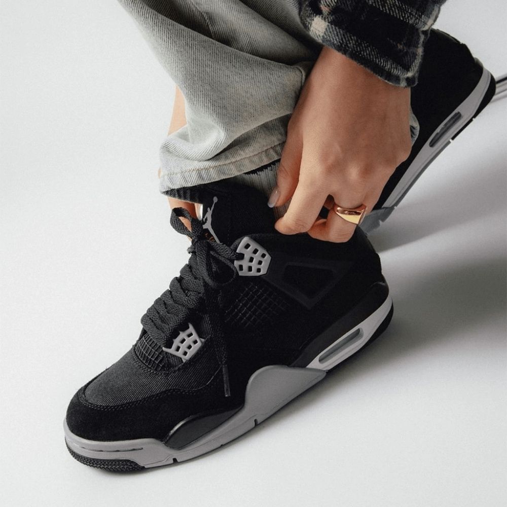 Black Canvas Light Steel - Air Jordan 4 Retro SE - product image from the listing.