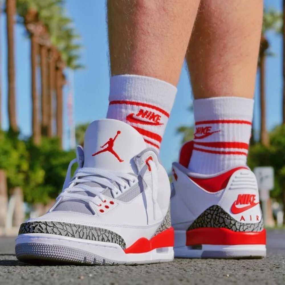 Fire Red - Air Jordan 3 Retro 2022 - product image from the listing.