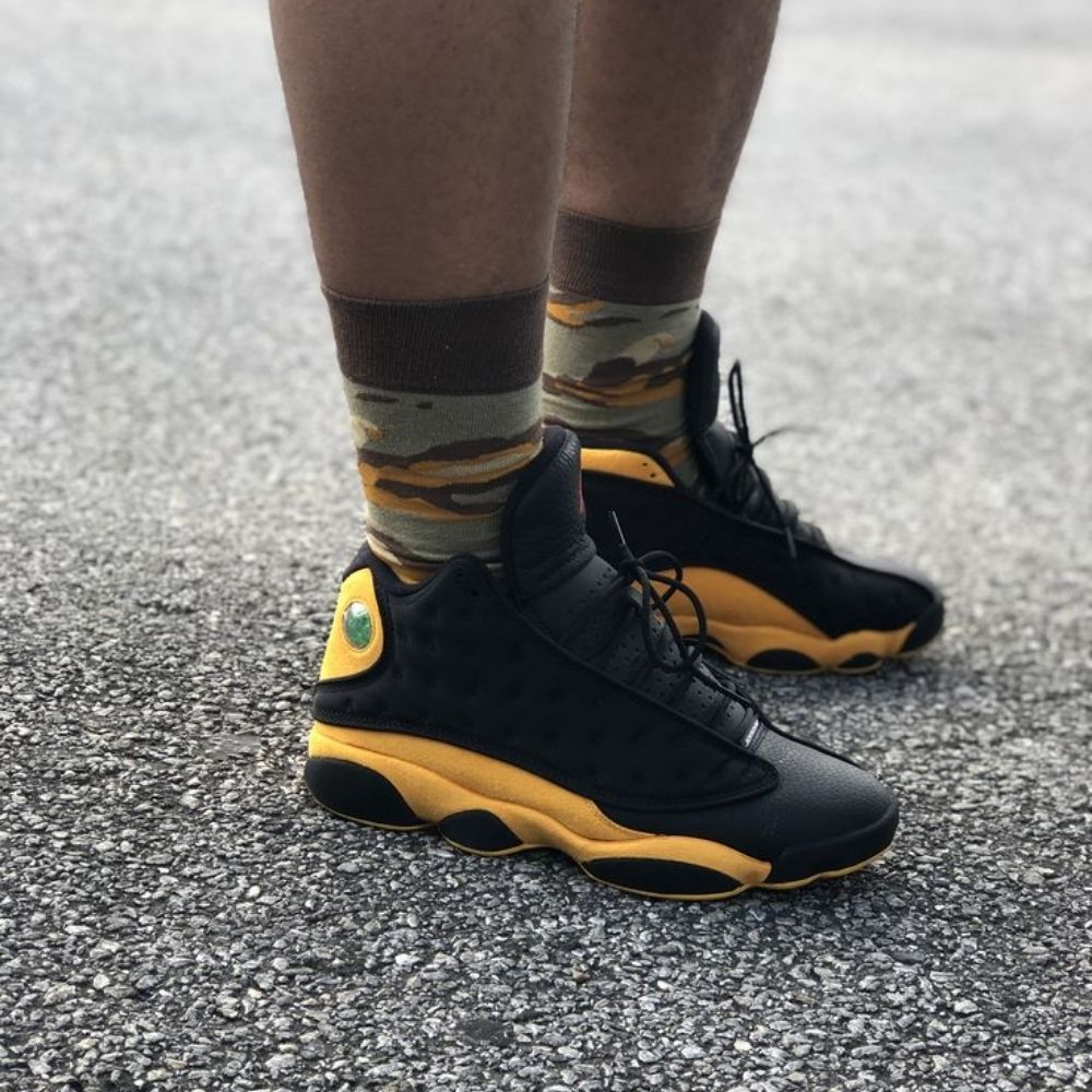 Air Jordan 13 Retro Melo Class of 2002 B-Grade in University Gold - product image from the listing.