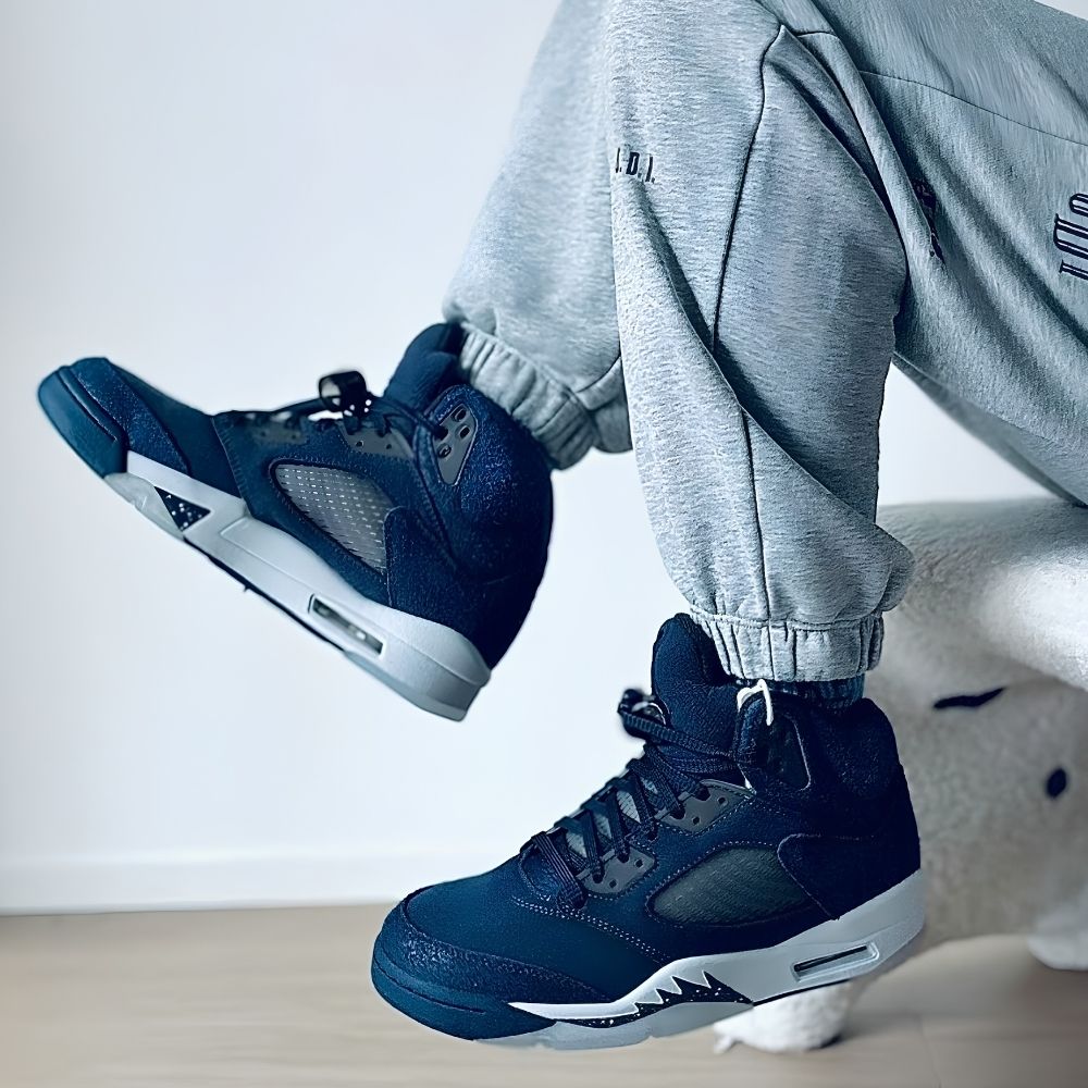 Air Jordan 5 Retro Georgetown in Midnight Navy - product image from the listing.