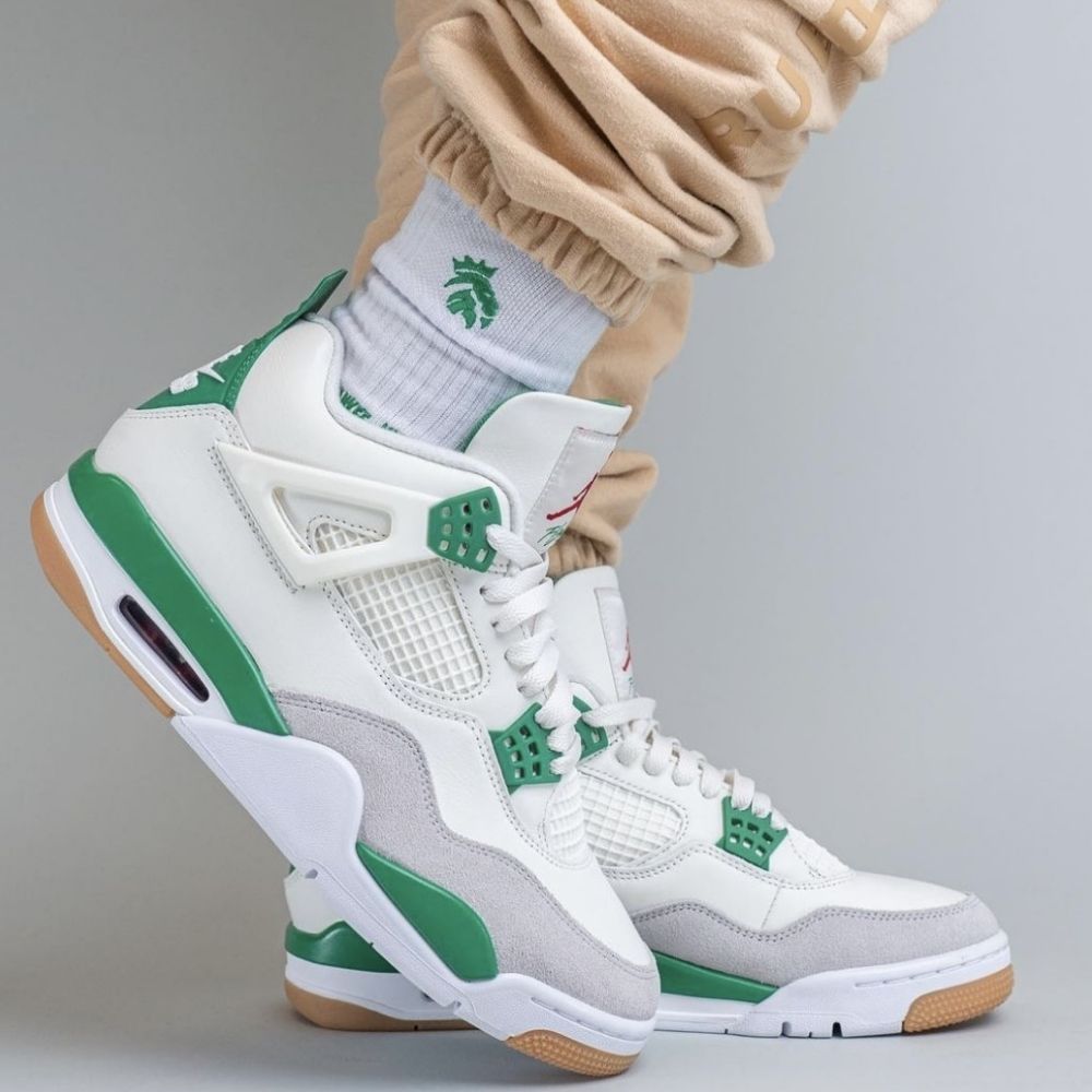 Air Jordan 4 Retro SP x Nike SB Pine in Green - product image from the listing.