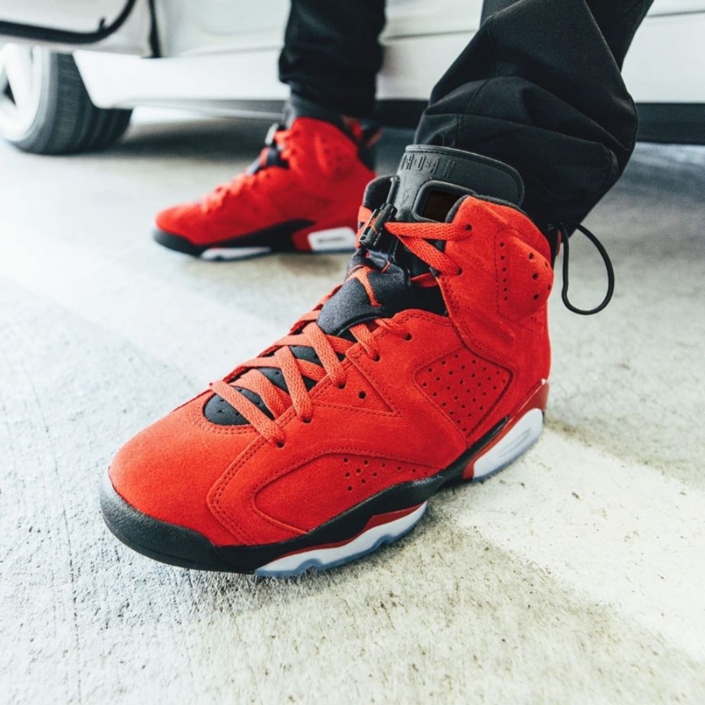Air Jordan 6 Retro Toro Bravo Varsity in Red - product image from the listing.