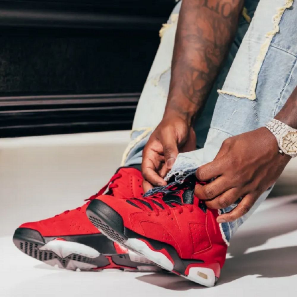 Air Jordan 6 Retro Toro Bravo Varsity in Red - product image from the listing.