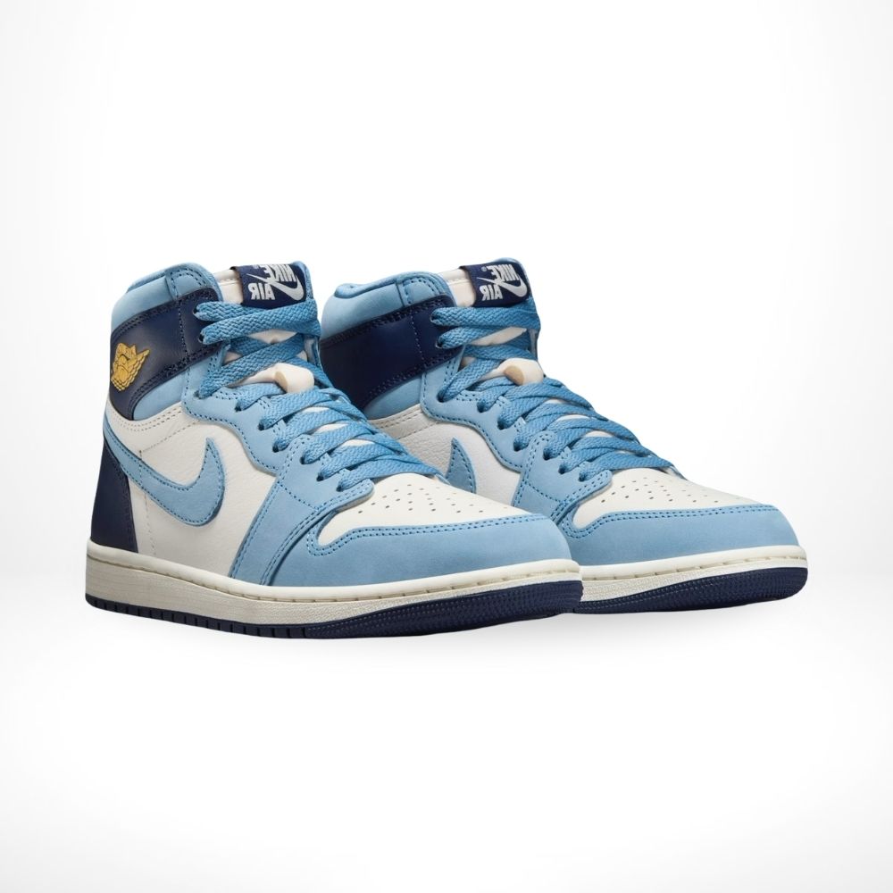 Air Jordan 1 Retro High OG in University Blue Midnight Navy - product image from the listing.