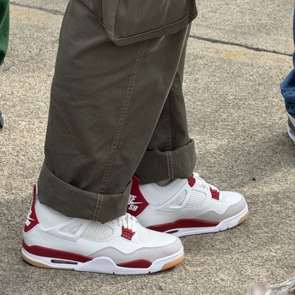 Air Jordan 4 x Nike SB Varsity in Red - product image from the listing.