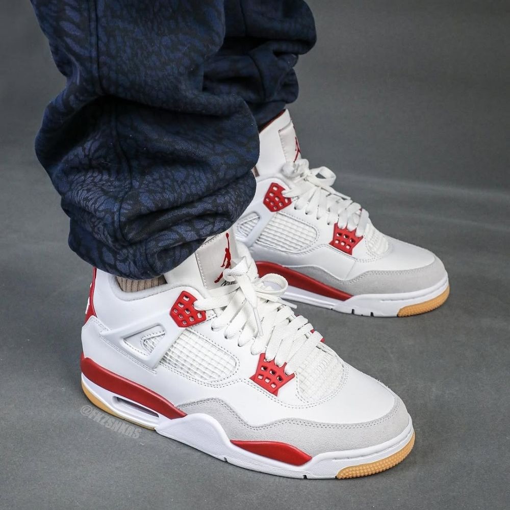 Air Jordan 4 x Nike SB Varsity in Red - product image from the listing.