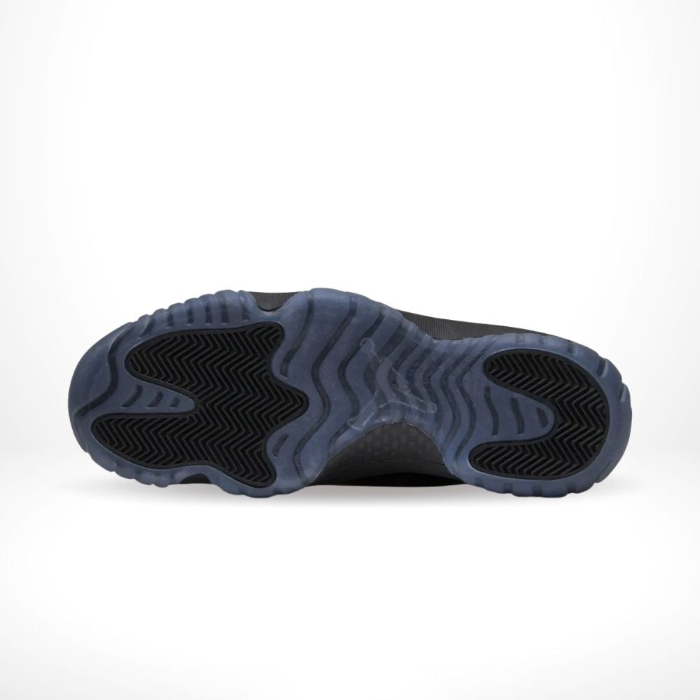 Cap and Gown - Air Jordan 11 Retro - product image from the listing.