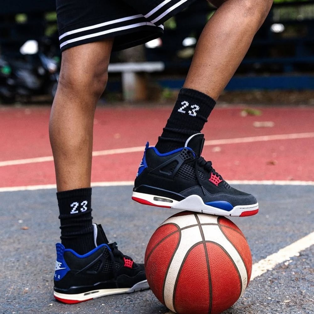 Rare Air Black Blue - Air Jordan 4 2025 - product image from the listing.