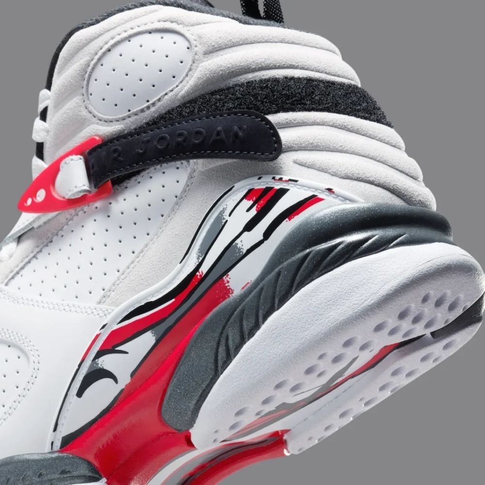 Bugs Bunny - Air Jordan 8 Retro 2025 - product image from the listing.