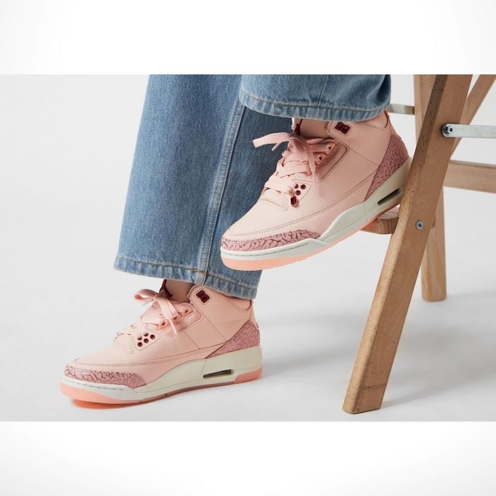 Air Jordan 3 Valentine Day in Pink - product image from the listing.