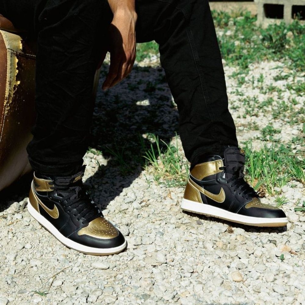 Air Jordan 1 Retro High OG in Metallic Gold Black - product image from the listing.