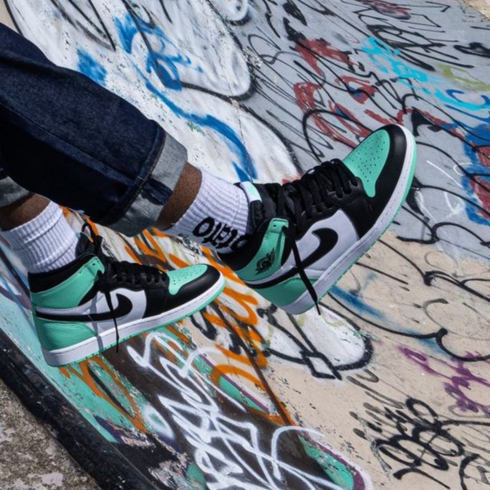 Green Glow - Air Jordan 1 Retro High OG - product image from the listing.