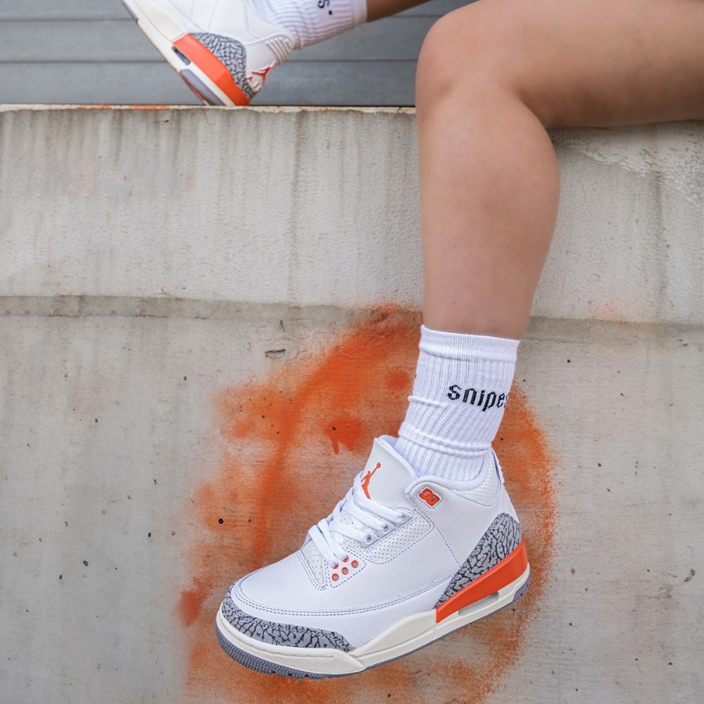 Air Jordan 3 Retro Georgia in Peach - product image from the listing.