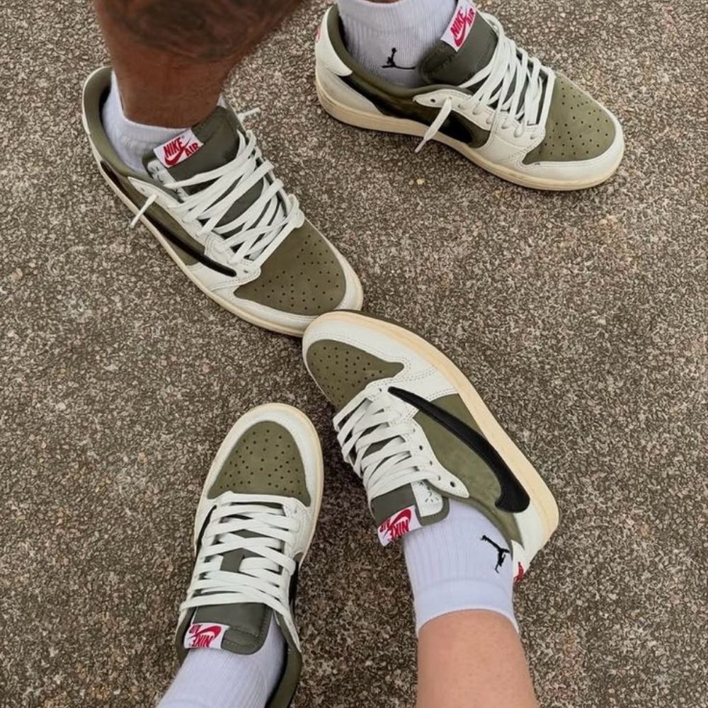 Air Jordan 1 Retro Low OG SP x Travis Scott Medium in Olive - product image from the listing.