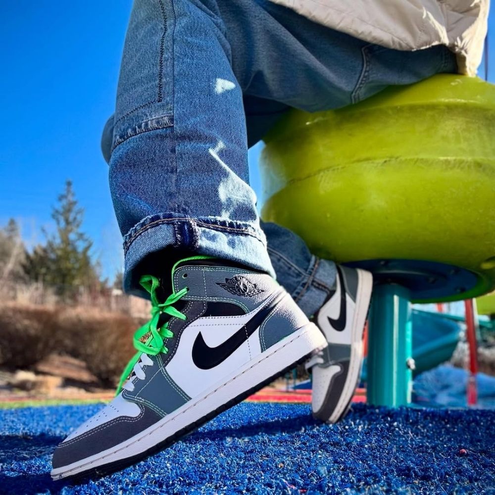 Air Jordan 1 Mid SE in Iron Gray - product image from the listing.