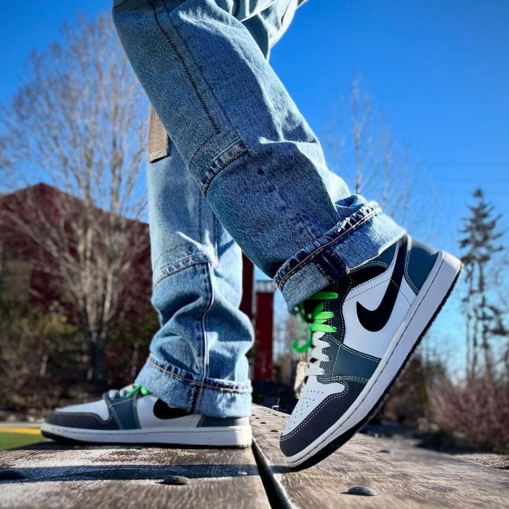 Air Jordan 1 Mid SE in Iron Gray - product image from the listing.