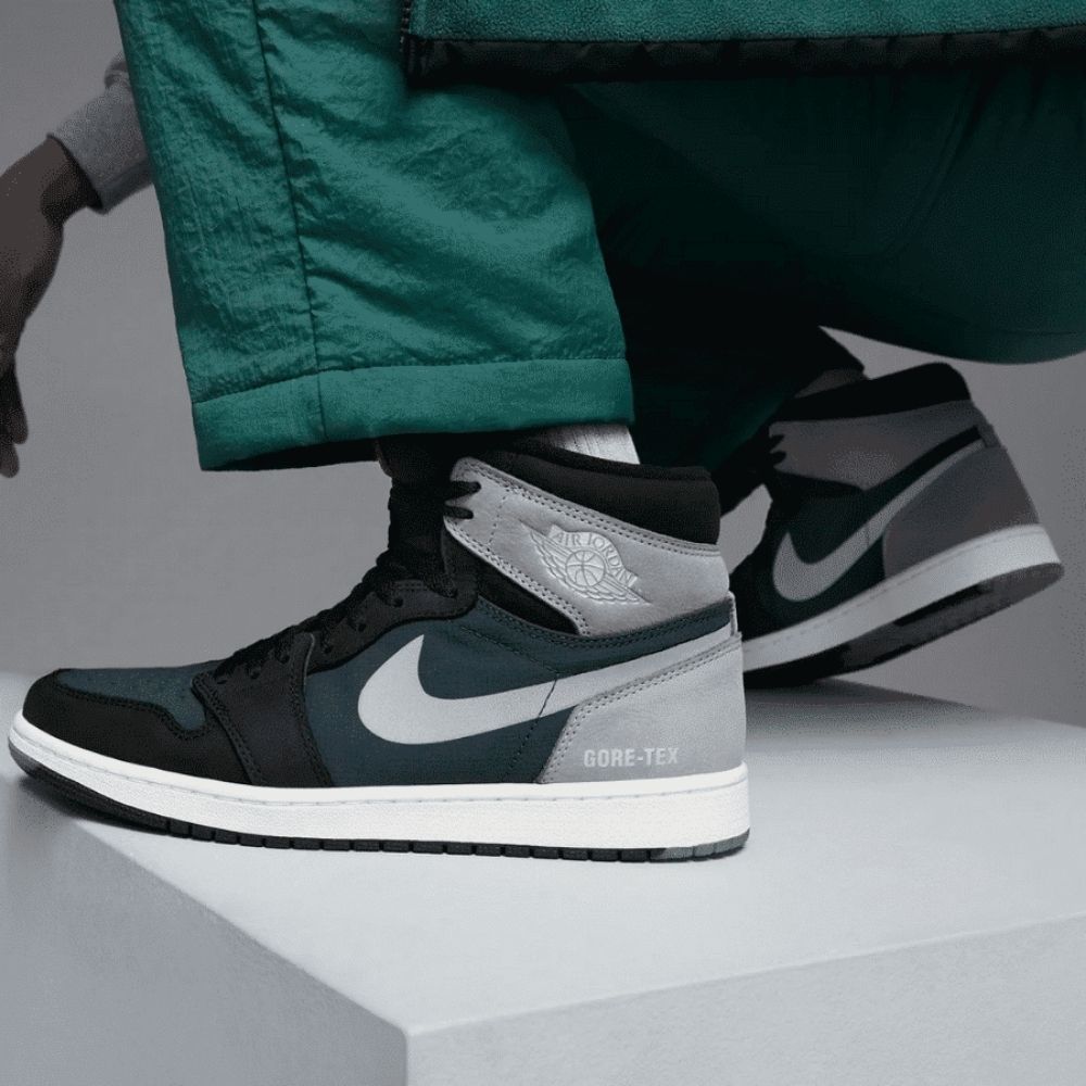 Air Jordan 1 Retro High Element Gore-Tex Black Particle in Grey - product image from the listing.