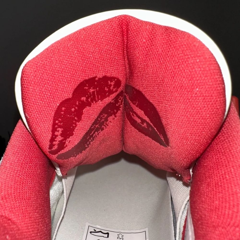 Valentine Day - Air Jordan 4 - product image from the listing.