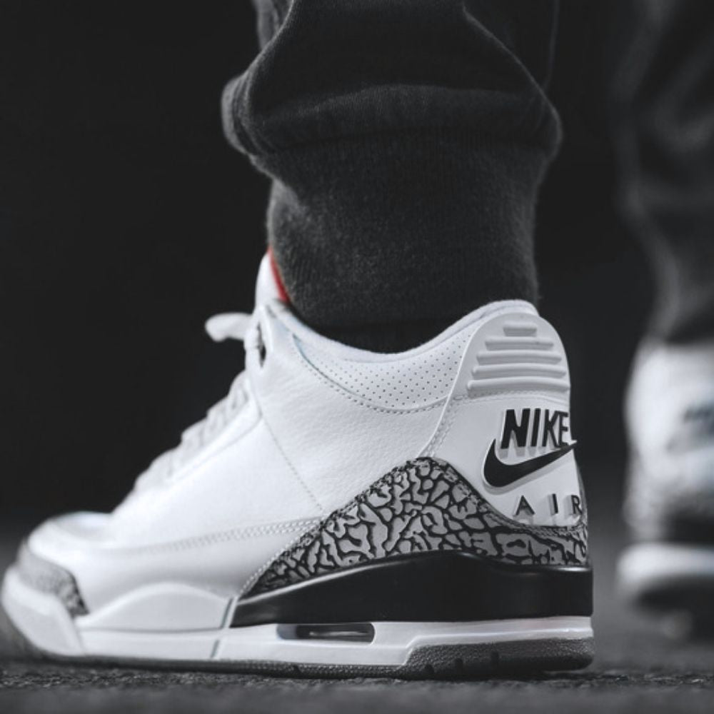 White Cement 88 Dunk Contest - Air Jordan 3 Retro 2013 - product image from the listing.