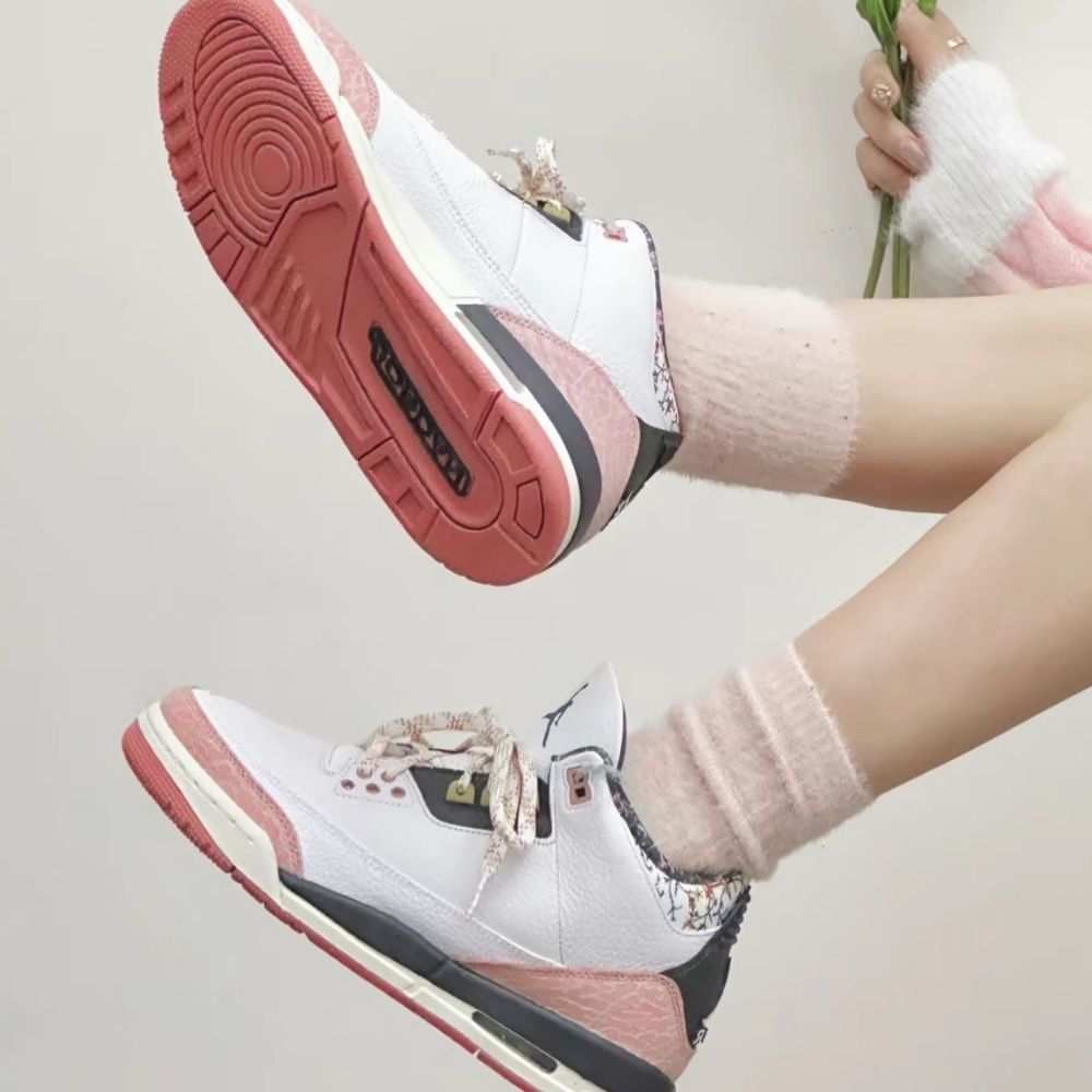 Vintage Floral - Air Jordan 3 - product image from the listing.