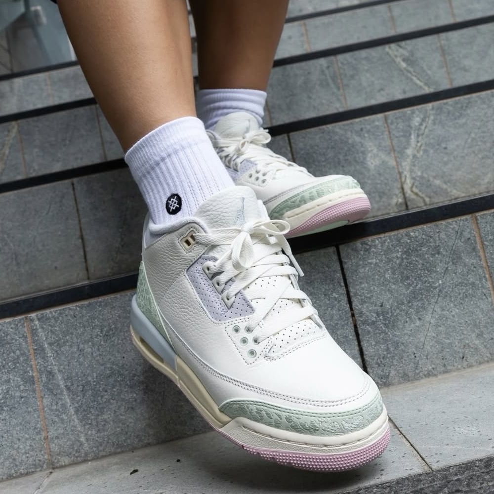 Spring is In The Air - Air Jordan 3 Retro - product image from the listing.