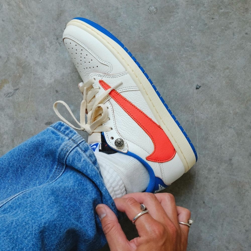 x Travis Scott x Chrome Hearts Knicks - Air Jordan 1 Low - product image from the listing.