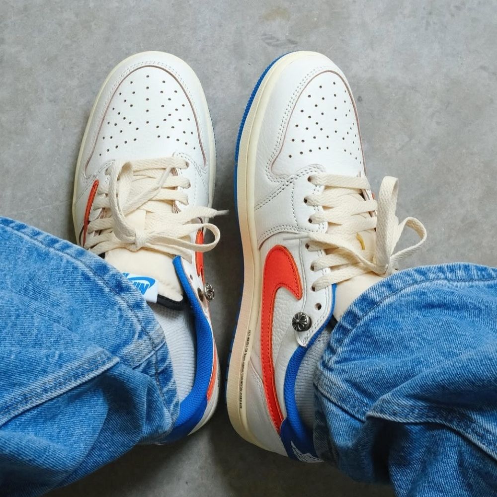 x Travis Scott x Chrome Hearts Knicks - Air Jordan 1 Low - product image from the listing.
