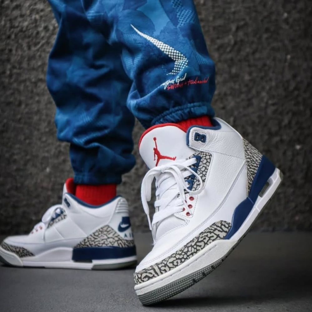 True Blue - Air Jordan 3 Retro 2026 - product image from the listing.