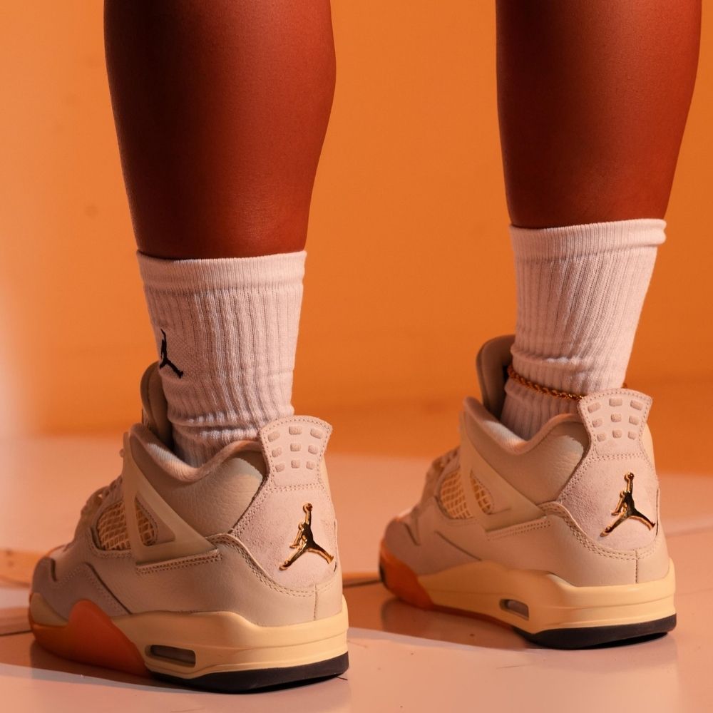 Birds of Paradise - Air Jordan 4 - product image from the listing.