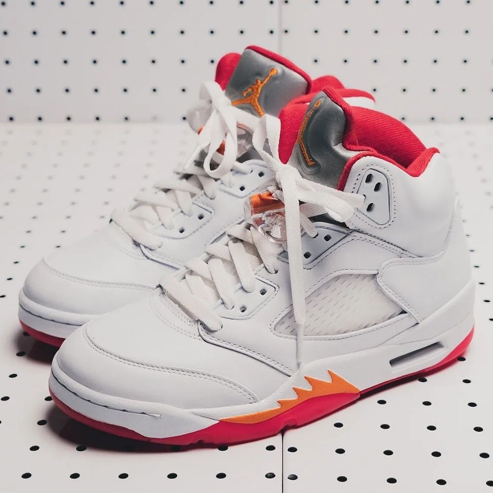 Sunset - Air Jordan 5 Retro - product image from the listing.