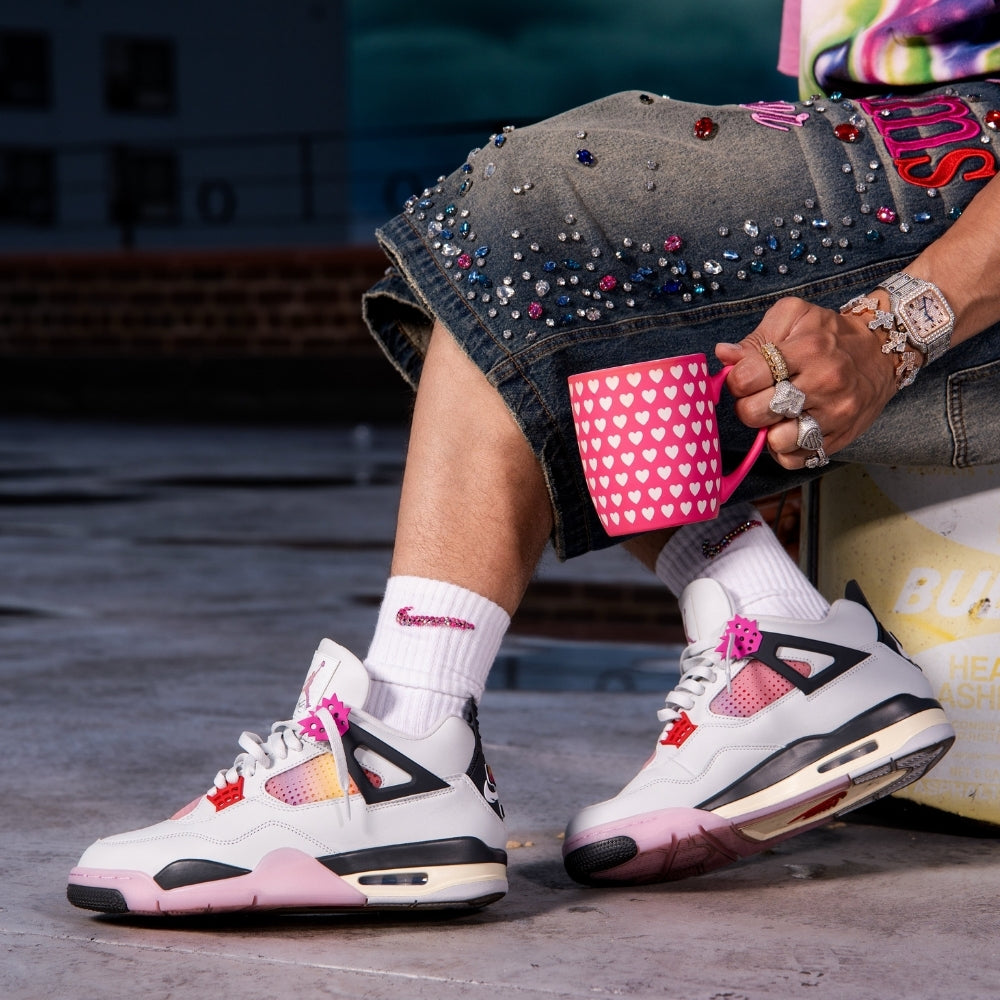 Comic - Air Jordan 4 Retro - product image from the listing.