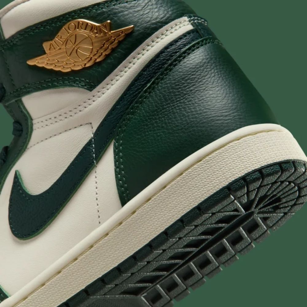 Air Jordan1 High Retro Fir in Green - product image from the listing.