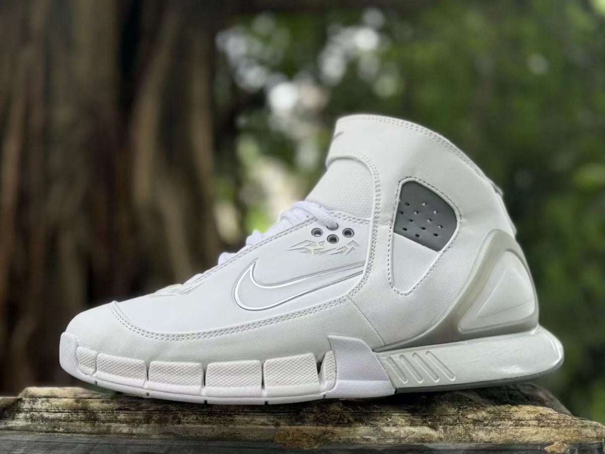 Nike Zoom Huarache 2K5 High-Top Sneakers in White - product image from the listing.