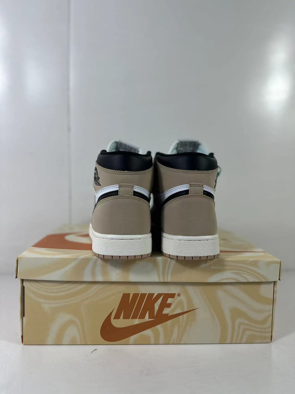 Air Jordan 1 High OG Sneakers Brown Black FD2596-021 - product image from the listing.