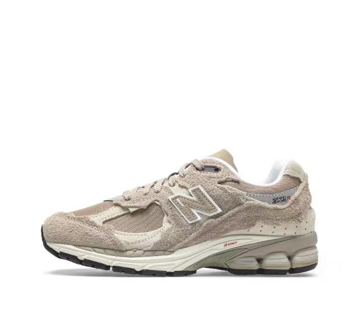 Beige New Balance 2002RDL Sneakers - product image from the listing.