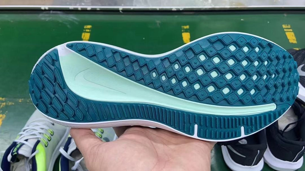 Nike Air Winflo 9 Running Shoes DD6203-005 in Gray Blue - product image from the listing.