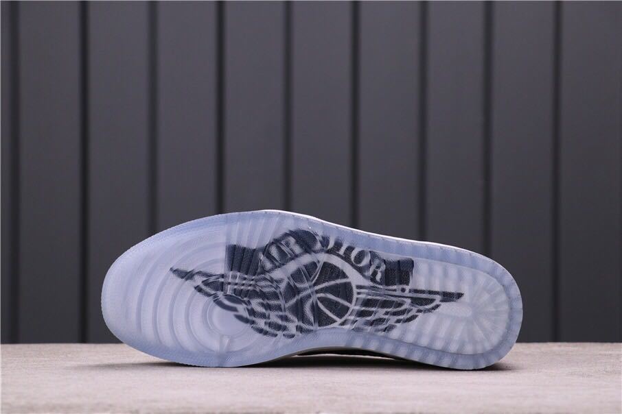 Jordan Dior x Air Jordan 1 Low in Grey White Black CN8608-002 - product image from the listing.