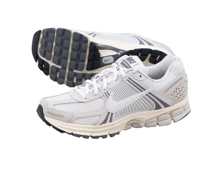 Light Silver Grey Nike Vomero 5 Sneakers - product image from the listing.