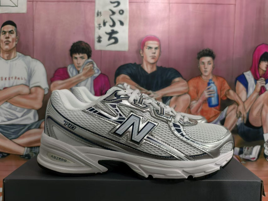 New Balance 530 Sneakers in Silver - product image from the listing.