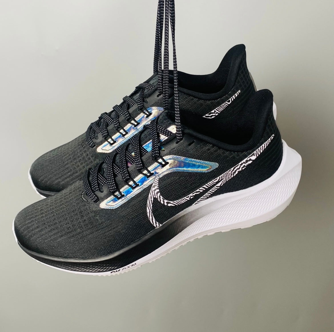 Nike Air Zoom Pegasus 39 Running Shoes in Black Silver DR9619-001 - product image from the listing.